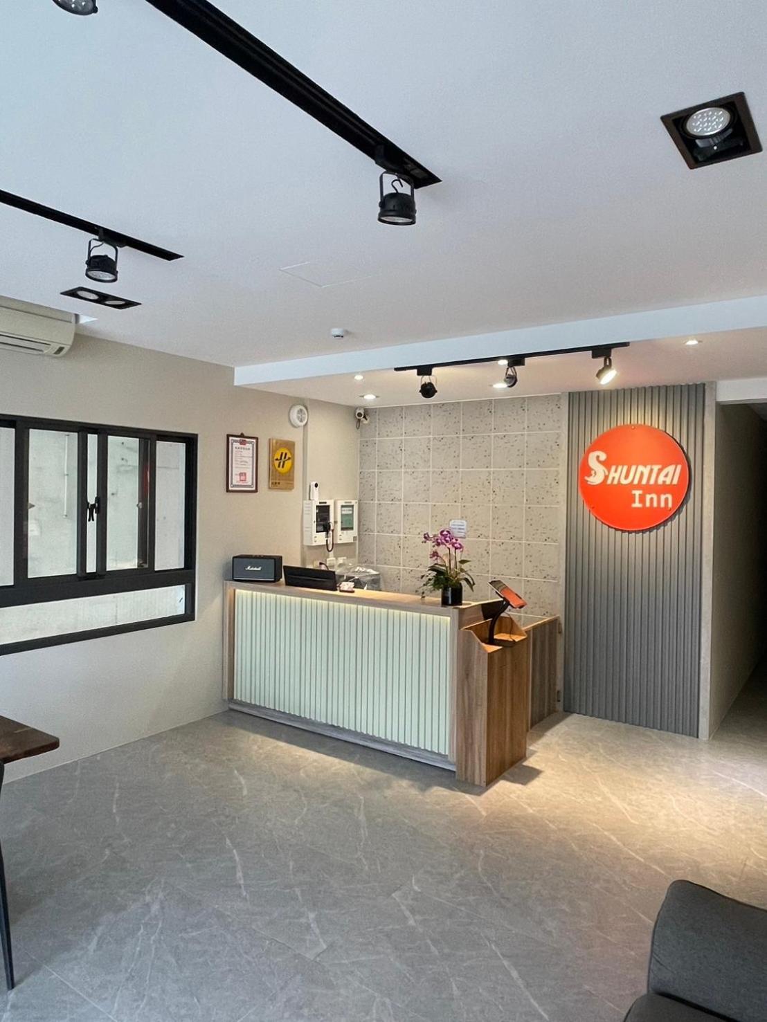 Shuntai Inn Fengshan  Exterior photo