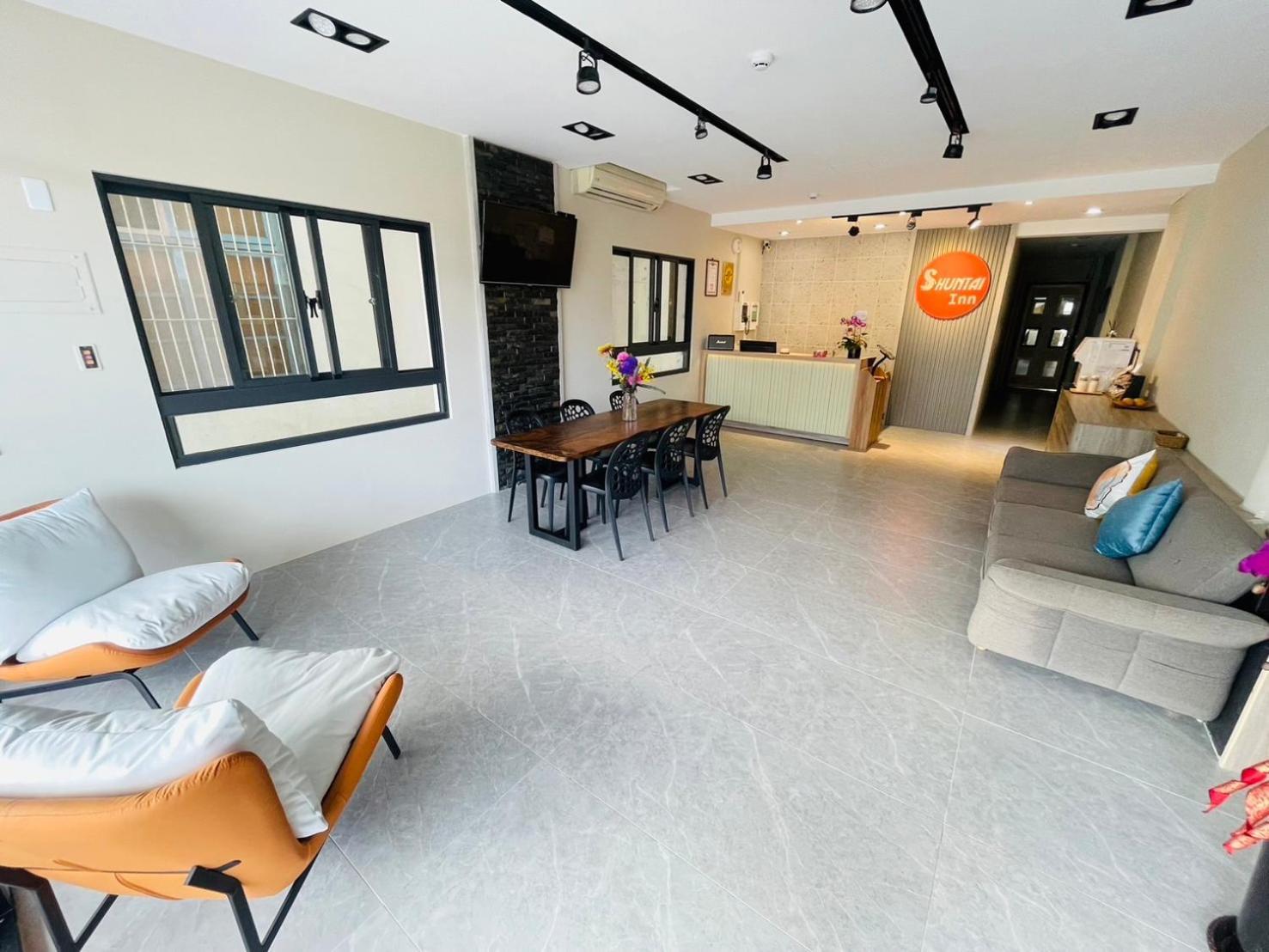 Shuntai Inn Fengshan  Exterior photo