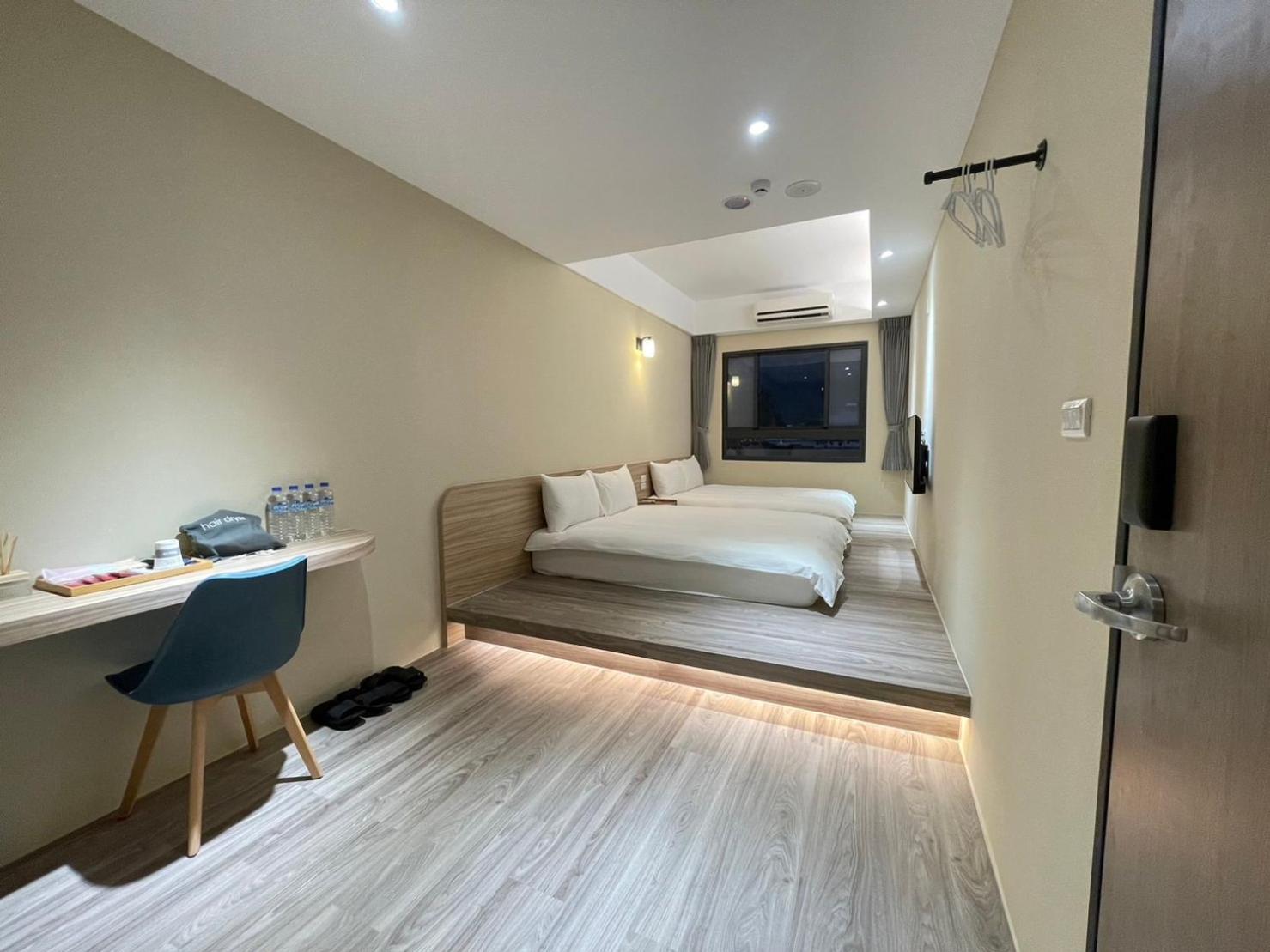 Shuntai Inn Fengshan  Exterior photo