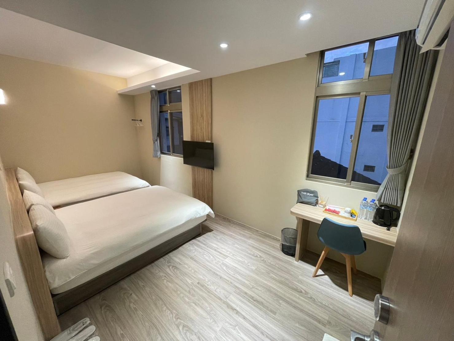 Shuntai Inn Fengshan  Exterior photo