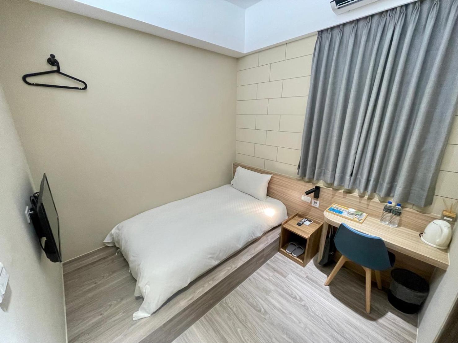 Shuntai Inn Fengshan  Exterior photo